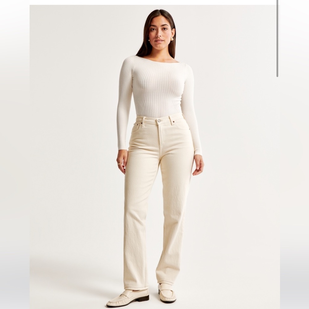 Abercrombie & Fitch Curve Love Mid Rise 90s Straight Jean